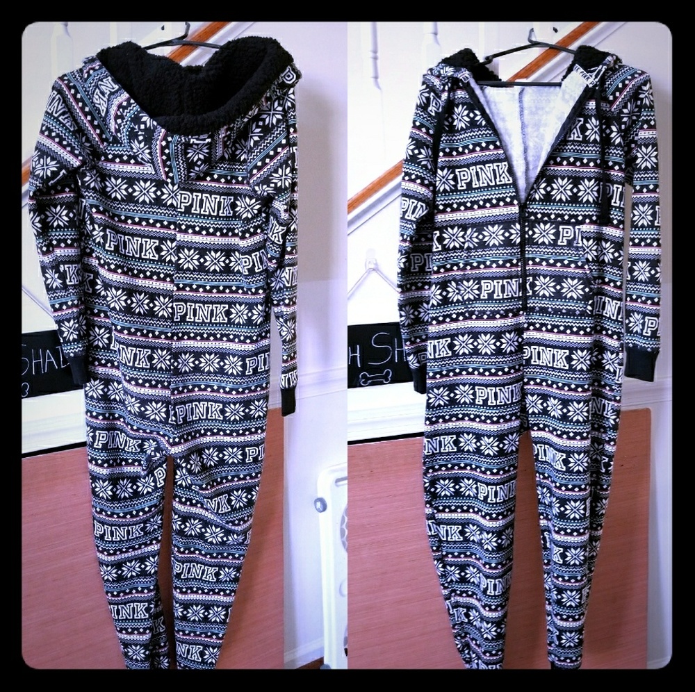 Victoria Secret Pink sherpa lined hood pajamas